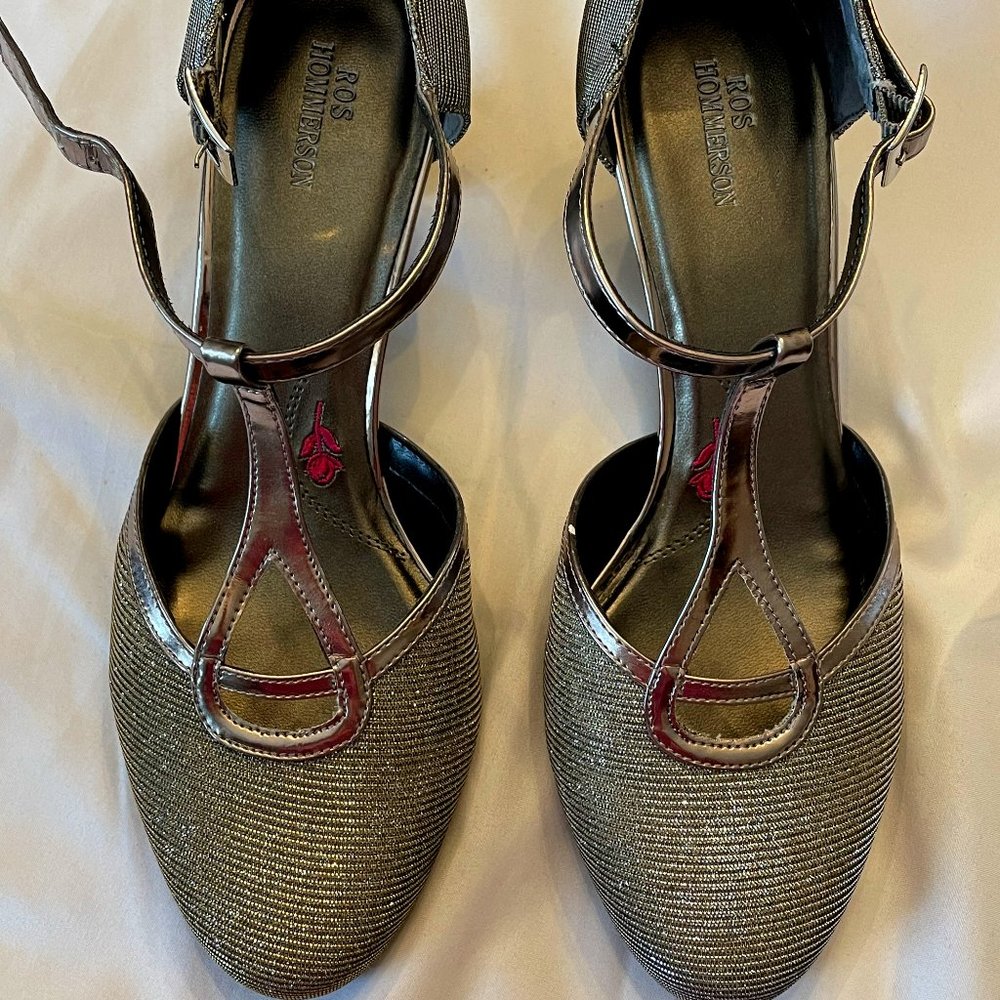 Ros Hommerson silver iridescent glitter fabric 7.5W T-strap heels